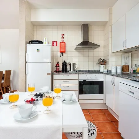 Pool And Beach, Apartmán